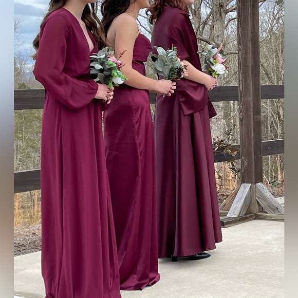 David’s Bridal DB Studio Burgundy Wine Long-sleeve Chiffon Bridesmaid Dress - Picture 4 of 6